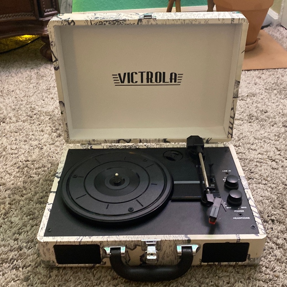 Victrola record player